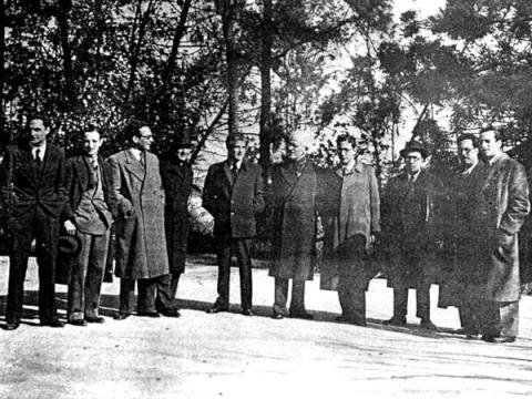 Visita do matemático Maurice Frechet a Portugal, abril de 1942. Da esquerda para a direita: Hugo Ribeiro, Armando Gibert, António Monteiro, Manuel Zaluar Nunes, Bento Caraça, Maurice Frechet, Sebastião Silva, Ruy Luís Gomes, José Ribeiro de Albuquerque, Augusto Sá da Costa